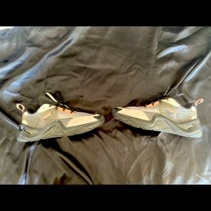 Puma Rise womens rosewater, size 9